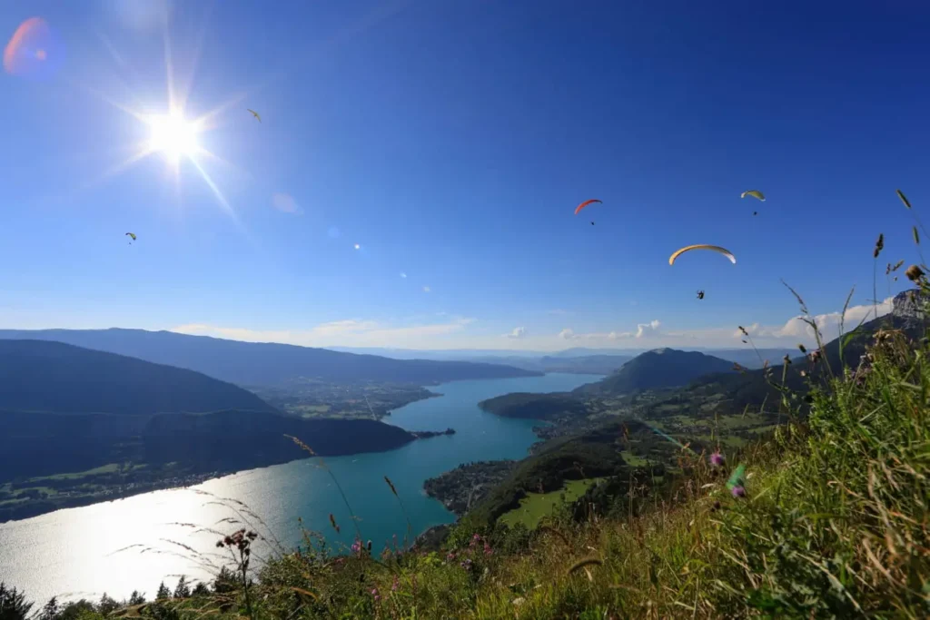 lac annecy depuis le col de la forclaz